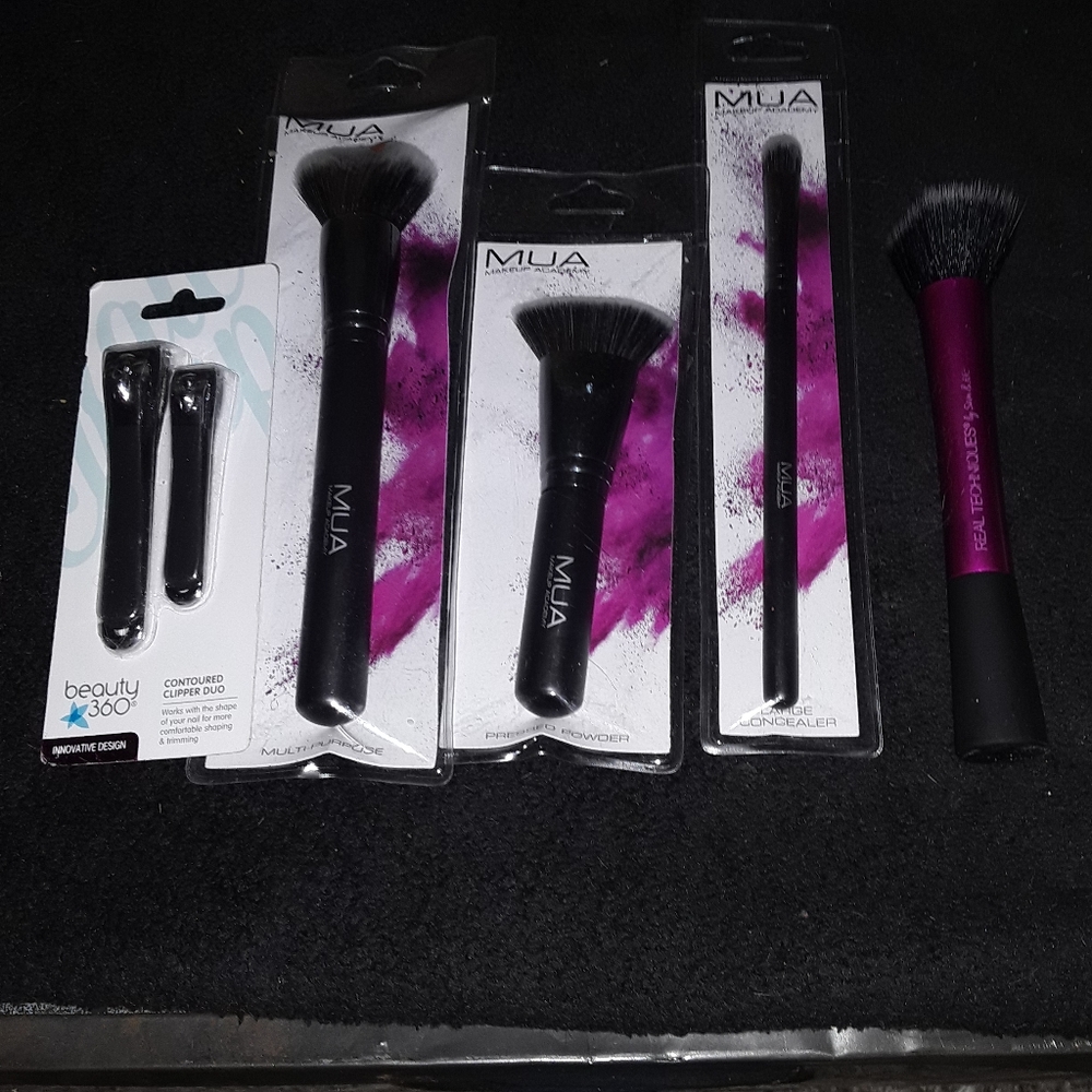 Mua makeup brushes